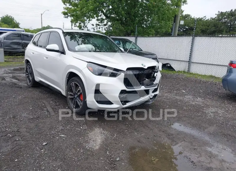 2025 BMW X1 фото