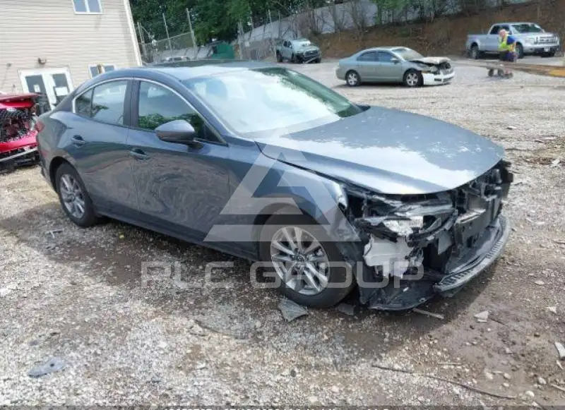 2025 Mazda 3 photo