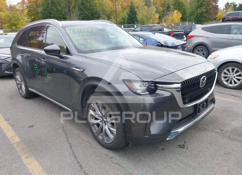 2025 Mazda CX-90 photo
