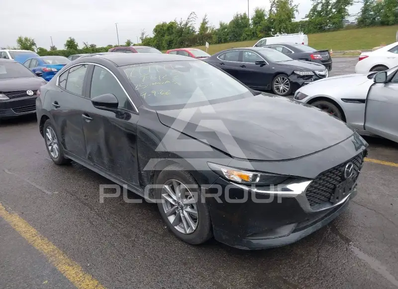 2025 Mazda 3 photo