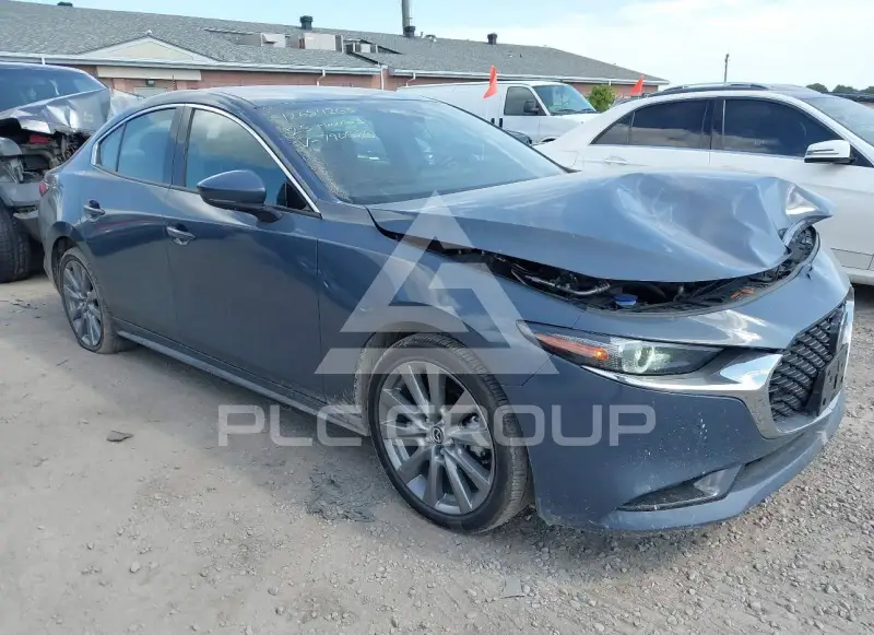 2025 Mazda 3 photo
