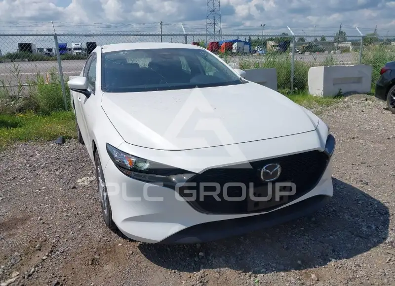2025 Mazda 3 photo