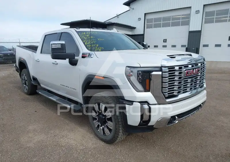 2025 GMC  фото