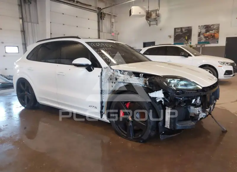 2025 Porsche Cayenne photo