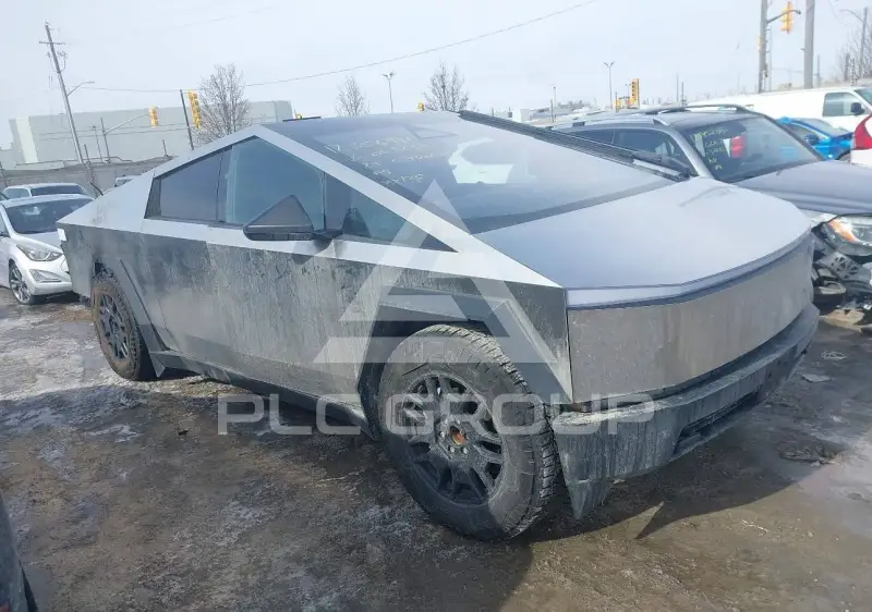 2025 Tesla Cybertruck photo