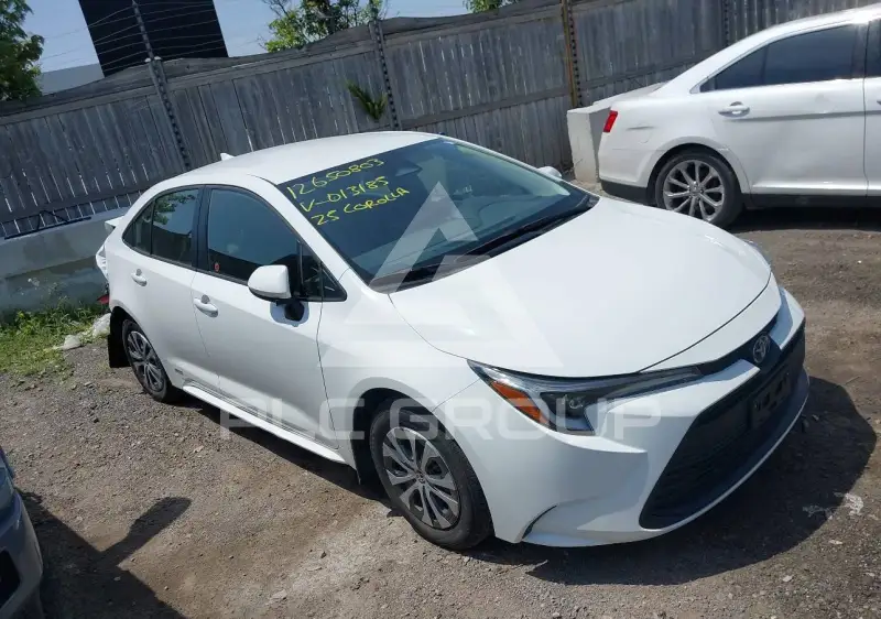 2025 Toyota COROLLA фото