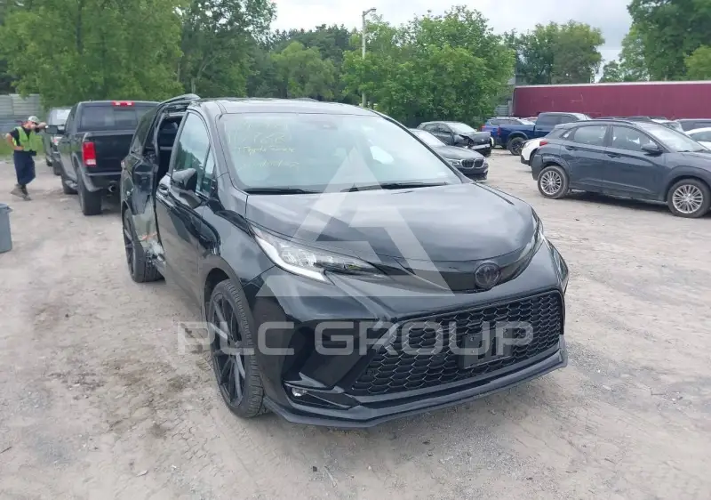 2025 Toyota SIENNA фото