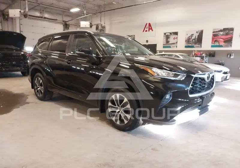 2025 Toyota Highlander photo