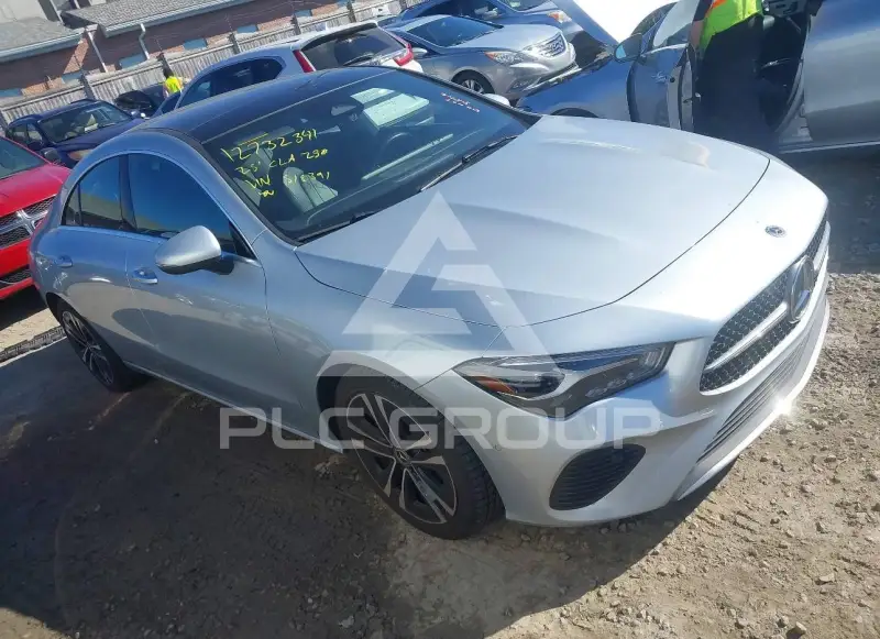 2025 Mercedes Benz CLA 250 фото