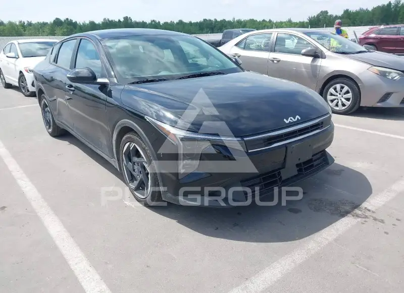 2025 KIA K4 фото