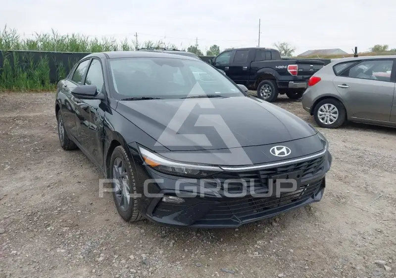 2025 Hyundai Elantra фото