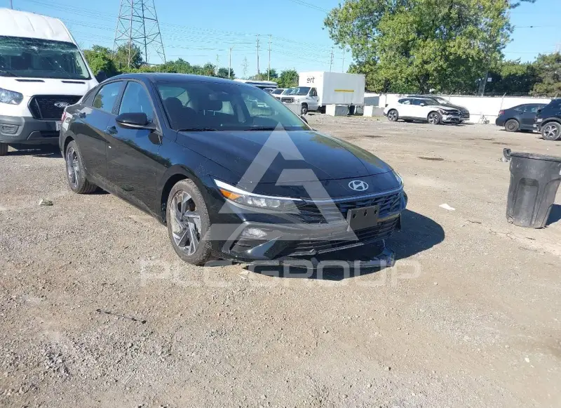 2025 Hyundai Elantra photo