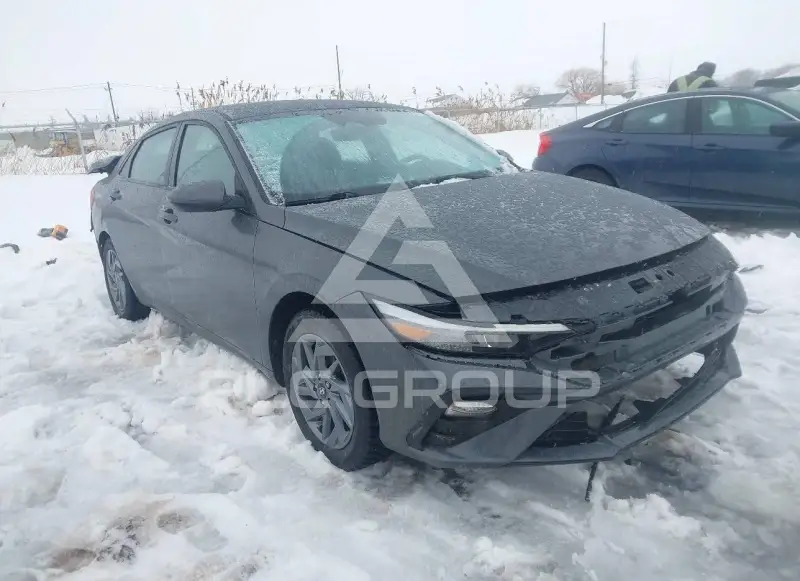 2025 Hyundai Elantra фото
