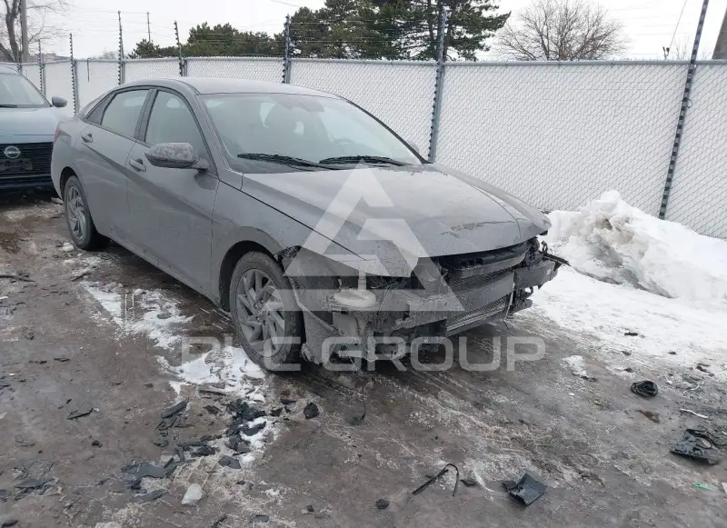 2025 Hyundai Elantra photo