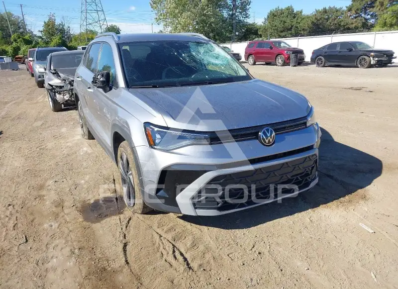 2025 Volkswagen Taos photo