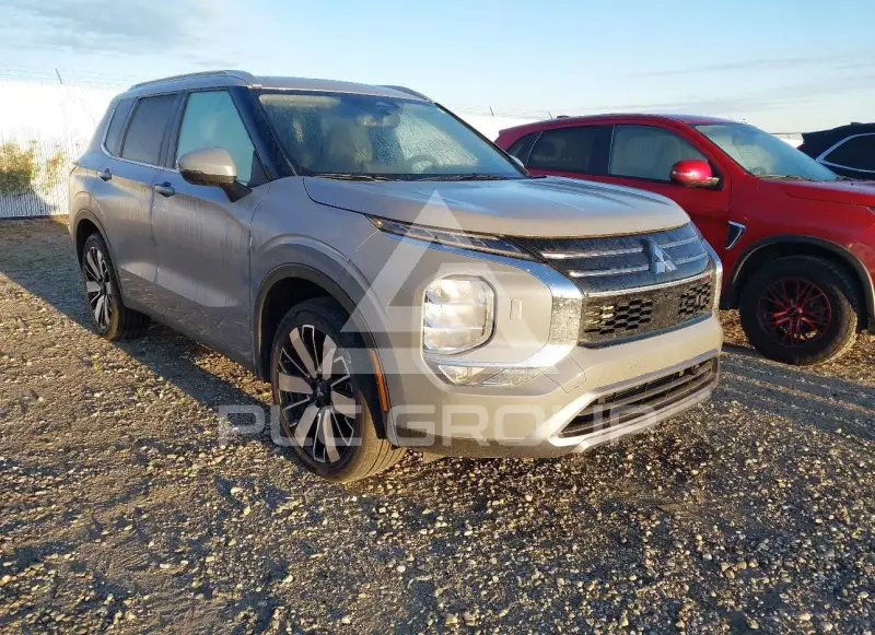 2026 Mitsubishi OUTLANDER photo