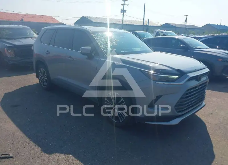 2026 Toyota HIGHLANDER photo