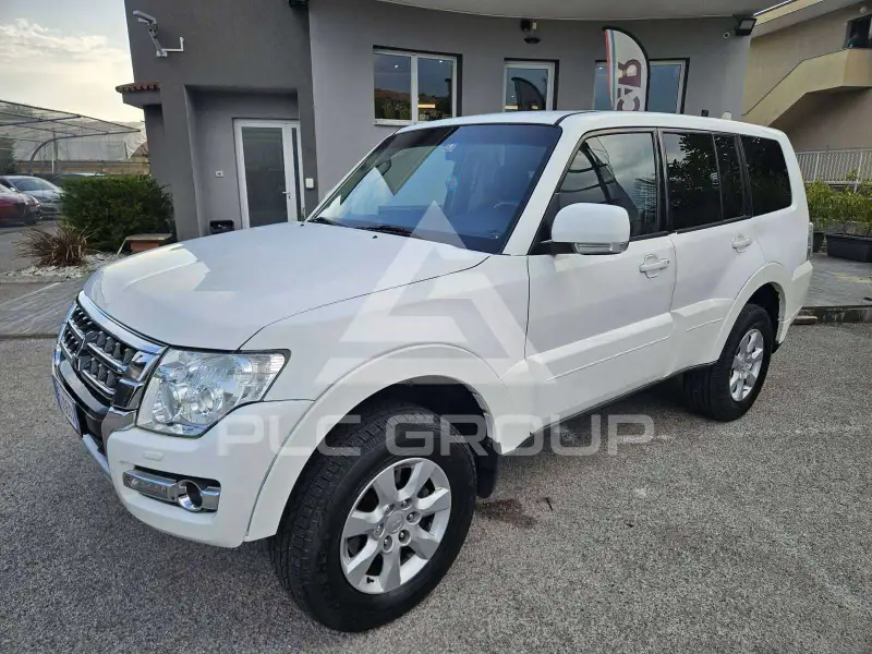2016 Mitsubishi PAJARO