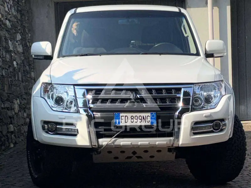 2016 Mitsubishi PAJARO
