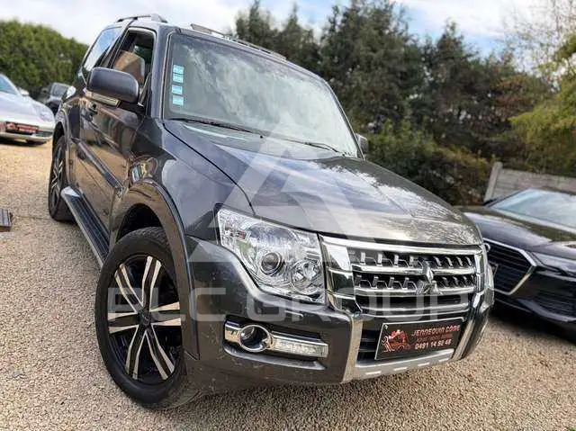 2016 Mitsubishi PAJARO