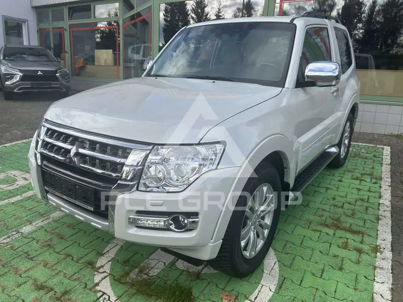 2016 Mitsubishi PAJARO