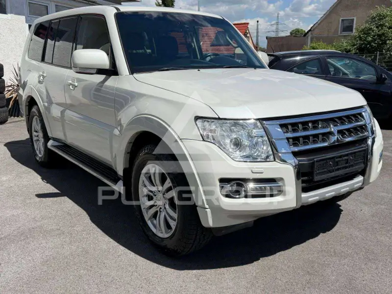 2016 Mitsubishi PAJARO