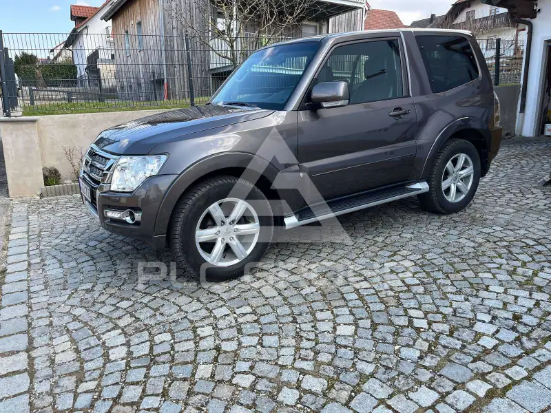 2016 Mitsubishi PAJARO