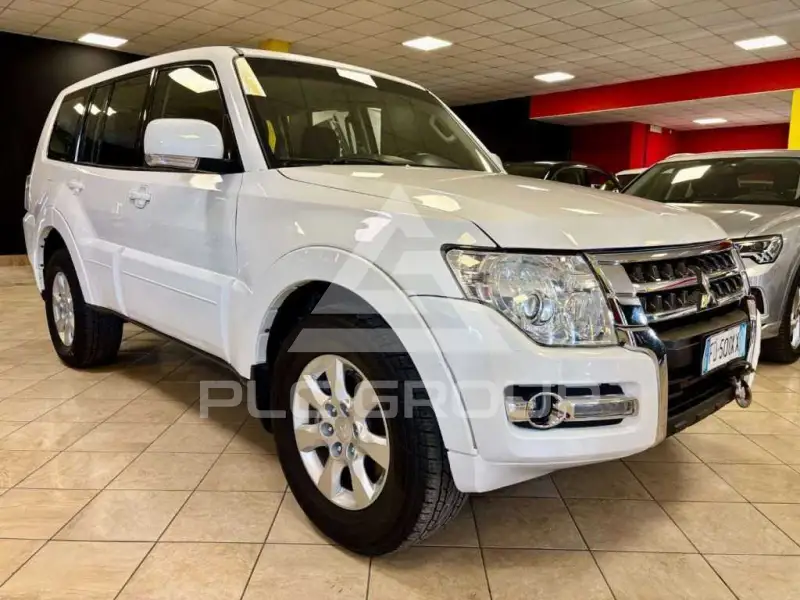 2016 Mitsubishi PAJARO