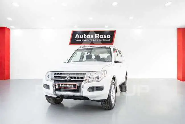 2016 Mitsubishi MONTERO