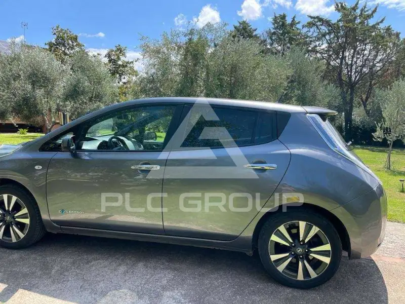 2016 Nissan LEAF