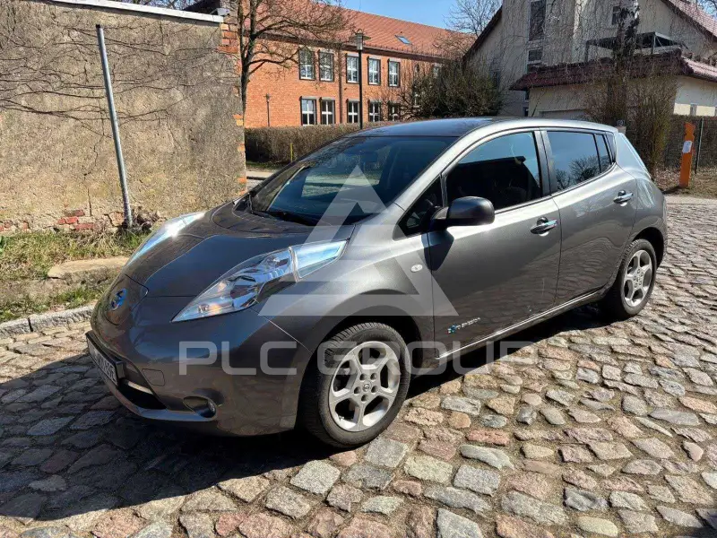 2016 Nissan LEAF