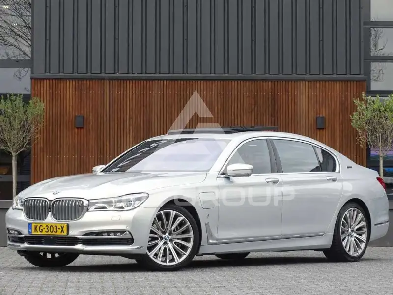 2016 BMW 740