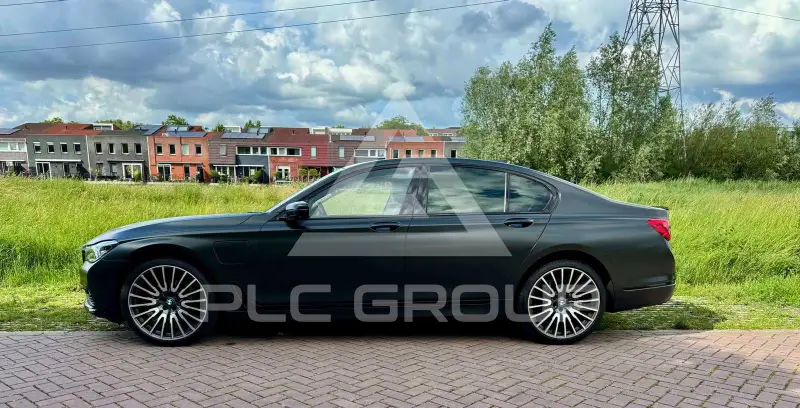 2016 BMW 740