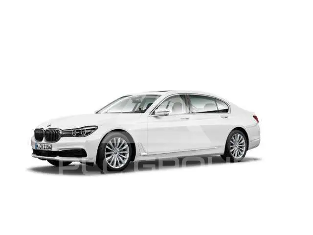 2016 BMW 740