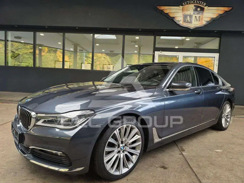 2016 BMW 740