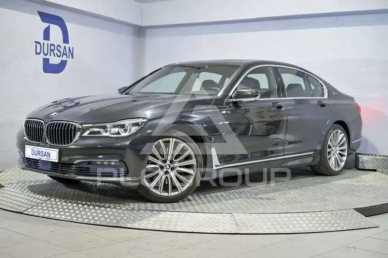 2016 BMW 740