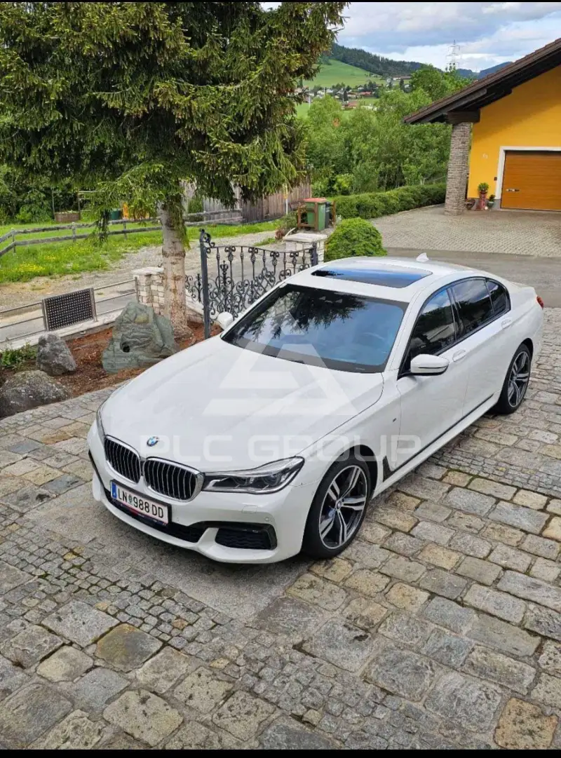 2016 BMW 740