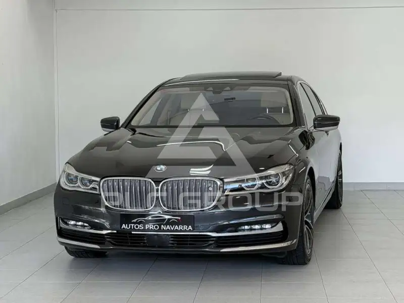 2016 BMW 740