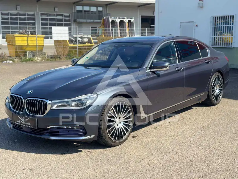 2016 BMW 740