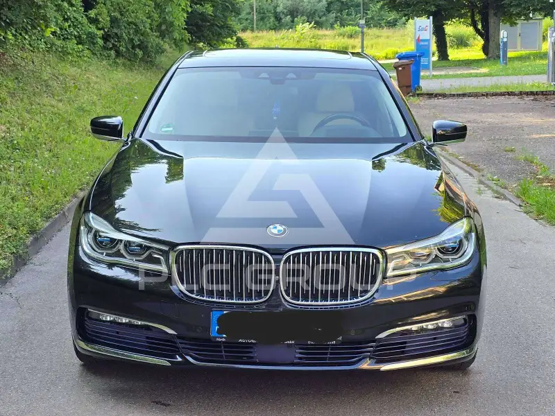 2016 BMW 740