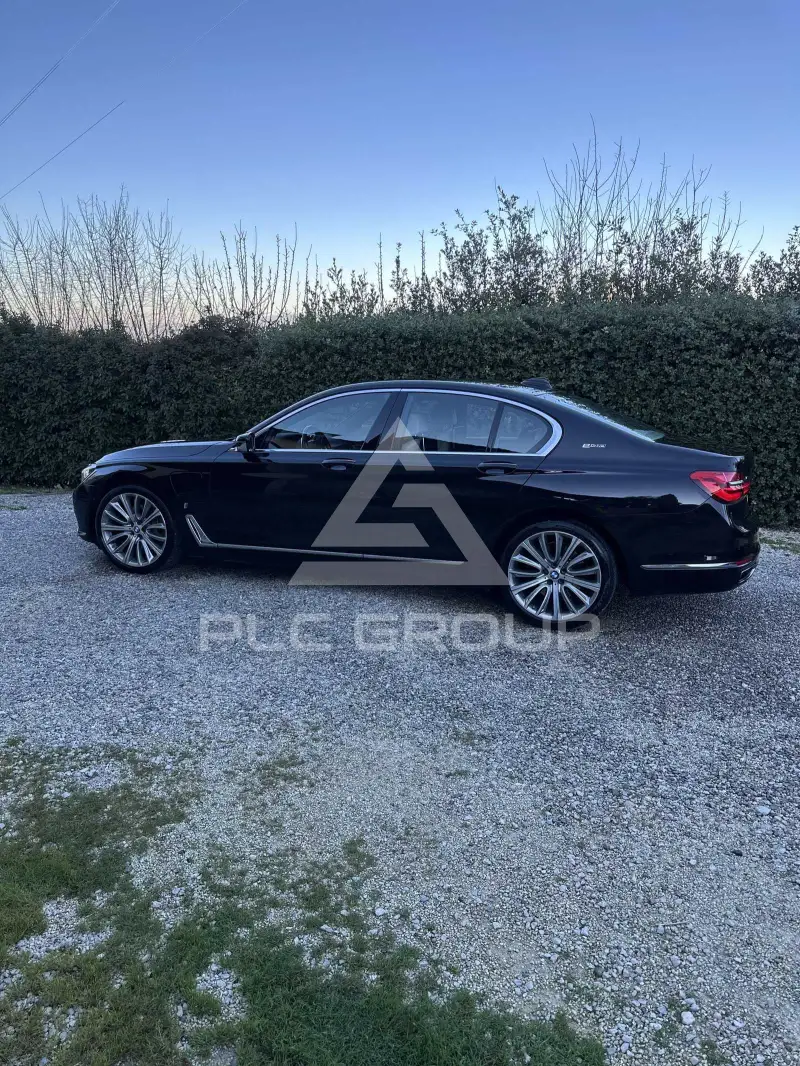 2016 BMW 740