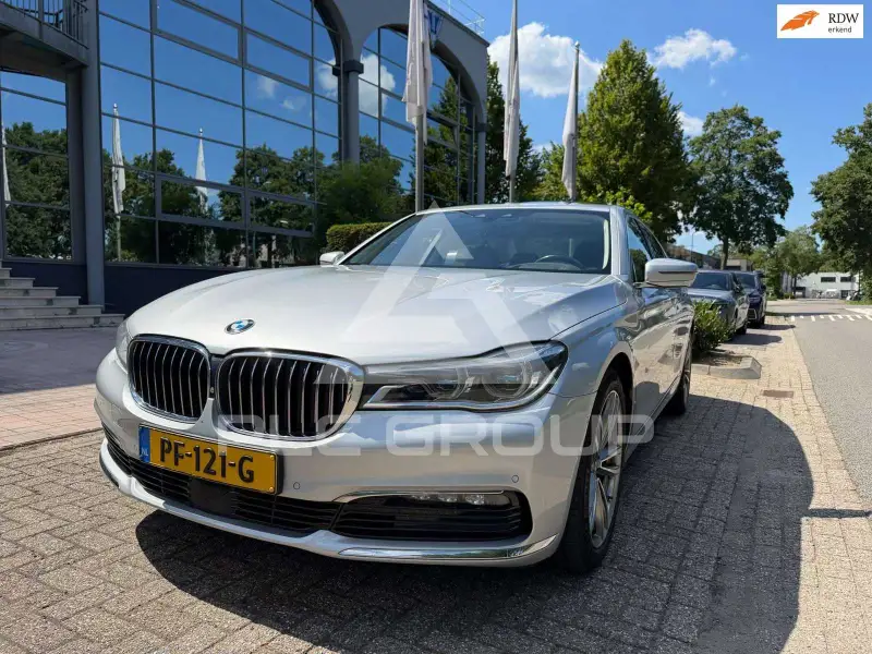2016 BMW 740
