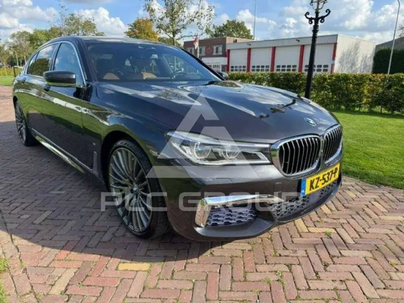 2016 BMW 740