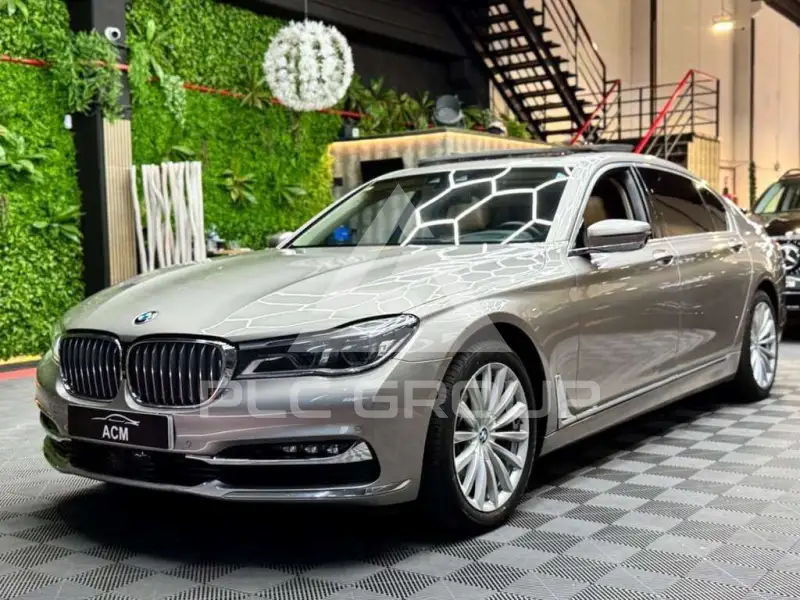 2016 BMW 740
