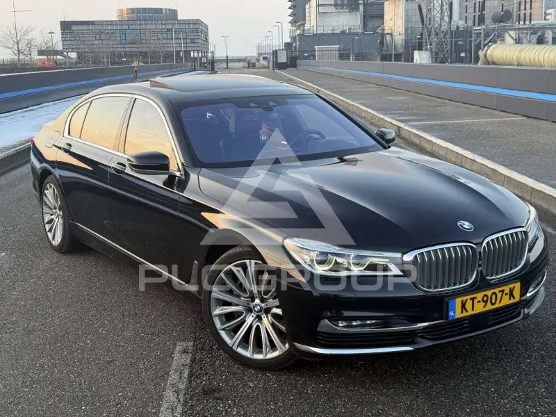 2016 BMW 740