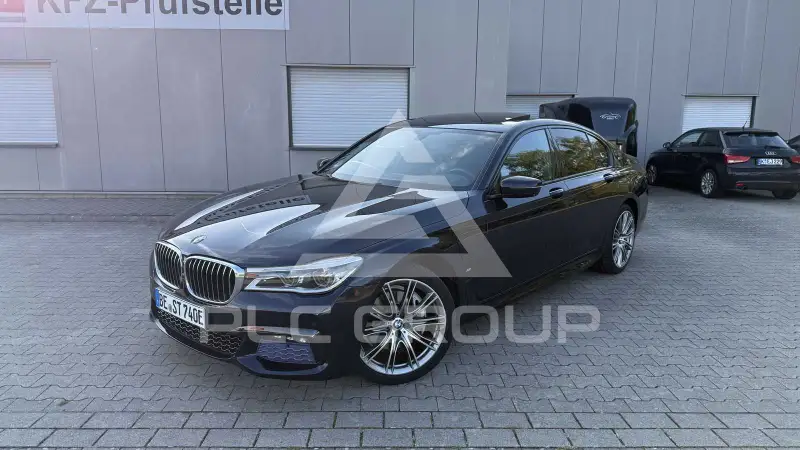 2016 BMW 740