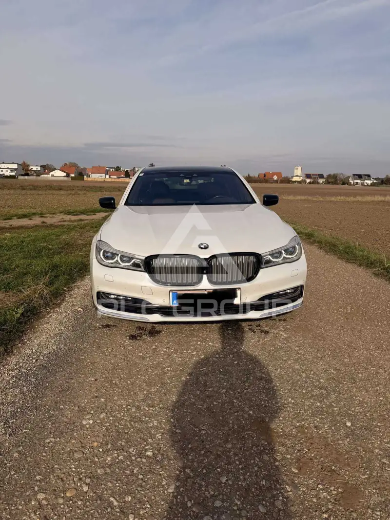 2016 BMW 740