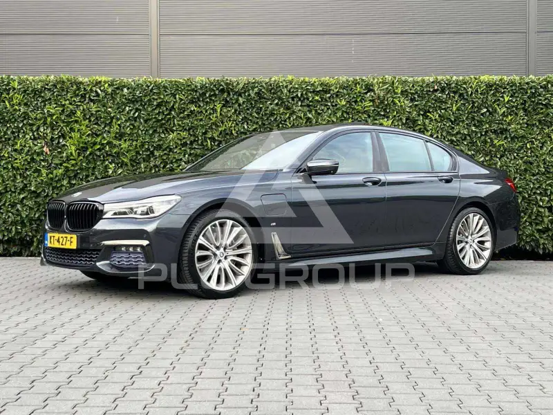 2016 BMW 740