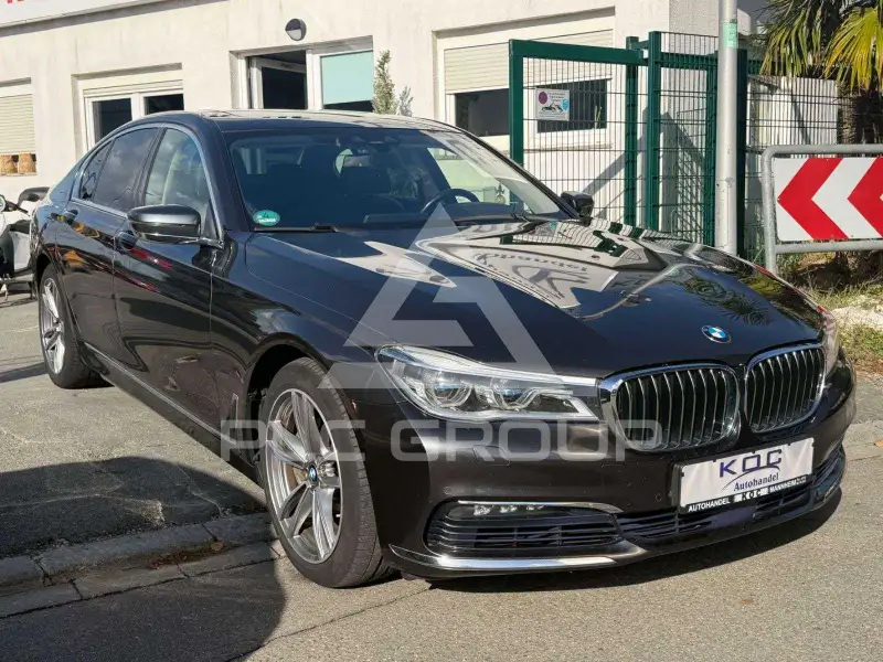 2016 BMW 750