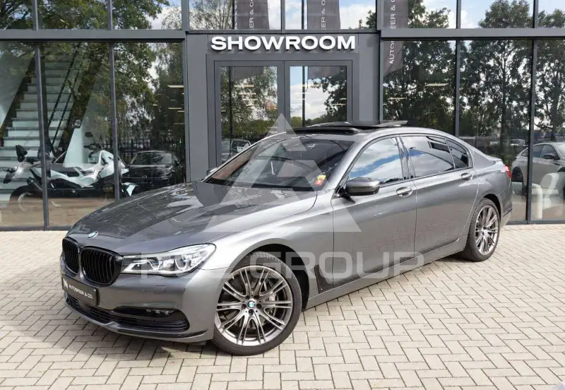2016 BMW 750